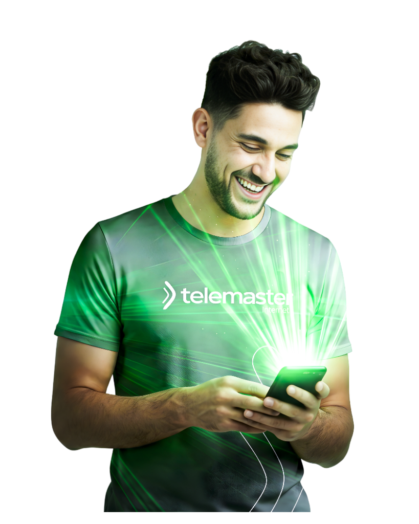 Cliente TeleMaster feliz usando internet